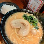 濃厚豚骨ラーメン 濱虎家 - 