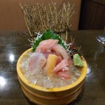 目利きの銀次 - 海鮮切り落とし　548円