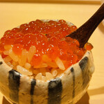 すが弥 - 今まで食べた事のない、いくら丼。