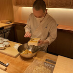 すが弥 - じゃんじゃん雲丹を入れます！