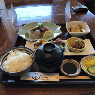 みち潮 - 料理写真:刺身定食900円