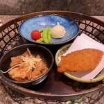 Kamon - 日替わり籠盛り(ポテトサラダ、枝豆、あら煮、魚フライ)