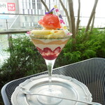 トライアングルカフェ - ﾃﾗｽでﾋﾟｰﾁﾒﾙﾊﾞ