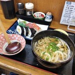 Katanaya - 寿司うどん定食650円