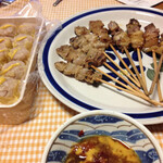 一芳亭 - お土産に買ったシュウマイ。(焼鳥は秋吉のシロと純ケイ)