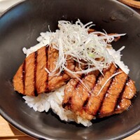 日本料理 からまつ - 牛肉炙り小丼