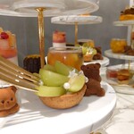 LOUANGE TOKYO Le Musée - 中段