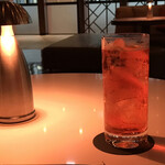 ロウリーズ・ザ・プライムリブ - WAITING BAR