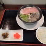 龍潭酒家 - 特製豚骨ラーメン，ライス