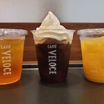 CAFFE VELOCE - 珈琲フロート（360円）/アイスルイボスミントティー（300円）/オレンジジュース100%（300円）