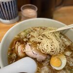 保谷 大勝軒 - ネギは麺の下に沈めておく