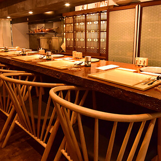 This adult space where you can feel the Japanese atmosphere is perfect for anniversaries and entertaining.