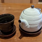 Kammido Koro Kaede - お水ではなく、お茶を出していただけます。さすが甘味処。