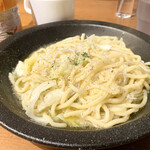 カルニセリア - シェフの気まぐれパスタ 1,000円　キャベツとしらすのペペロンチーノ