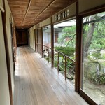旅館 洋々閣 - 渡り廊下は解放感あり 