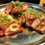 カウンター焼肉かるび - ロース、カルビ、中落ちカルビにしました✨1枚20gくらいにされてるそうで約180gもありますね✨ 