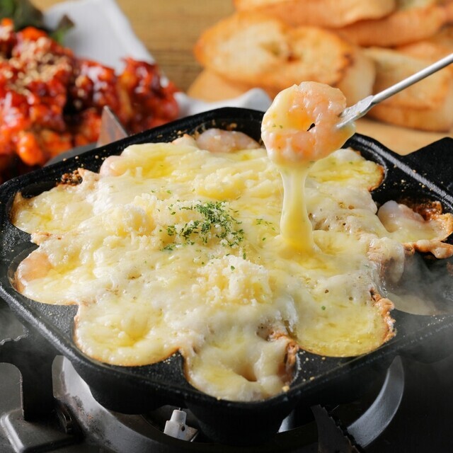 Cheese to Oniku no Resort Bar CHEESE RESORT Nagoyaekimaeten