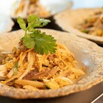 チャムズキッチン - ハスの茎+鶏肉のサラダ