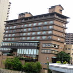 ロビーラウンジ すみれ - 宝塚阪急側から見た旅館若水