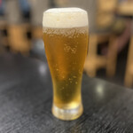 Namba Niku To Sakana To Sake Yuu - 生ビールってお店の基本が出ますよね。丁寧に注がれたビールはとても美味しいです♡