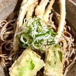 手打ち蕎麦 成冨 - ごぼう天と葱天の冷しそば 1,540円