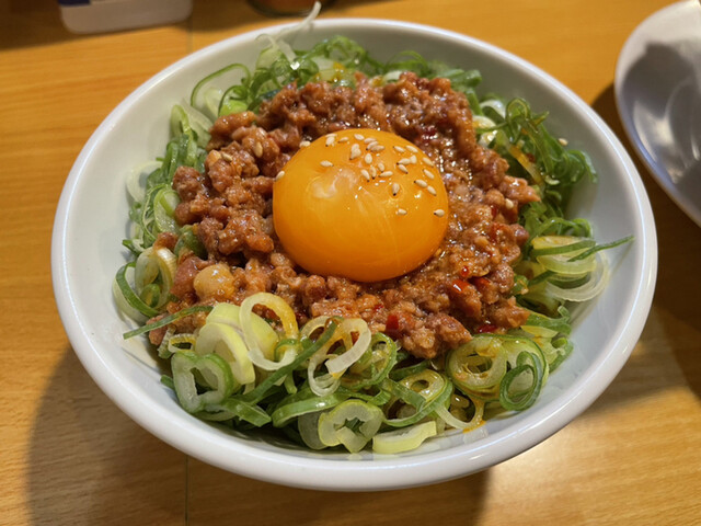 by はらペコペンギン : 鶏そば 啜る （ススル） - 丸の内/ラーメン [食べログ]