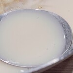 コリアンキッチン シジャン - どこか病みつきになりそうな豆乳スープ