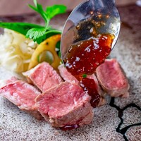 北海道産ラムロースのステーキ　　道産玉葱と赤ワインのソース