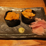 ぽんたこ 佐倉 - ウニ寿司に見えますが、シャリが米ではなくたこ焼きです