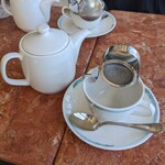 カフェ　ムルソー - 紅茶・セッティング