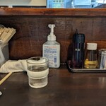 兎に角 松戸本店 - シンプルだけど、必要なものがコンパクトに揃うカウンター