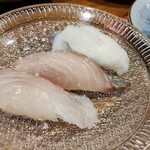Sushi Izakaya Nakamuraya - 塩レモンの3貫です。こ、こ、これは！お寿司って醤油いらなかったんですね！美味いっす！
