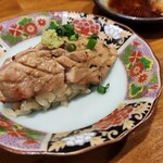 Sushi Izakaya Nakamuraya - マグロカルビ握りです。マグロがカルビになってお子様に大人気です。多分。私には大人気です。本当に美味しいものばかりです！