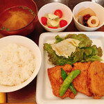 パルファン - 本日のごはん　豚肉のたつた揚げ