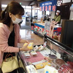 道の駅どまんなか たぬま - 店内