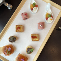 ザ タヴァン グリル＆ラウンジ - 