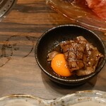 焼肉 拍手喝采 - 卵を絡めて