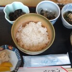 Meshidokoro Toraya - 定食の小鉢
