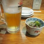 卓 - ビール、付け出し