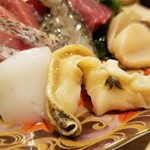 出羽鮨 - 増える刺盛り・活ツブ貝。