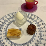 トロワフレーシュ - 