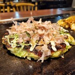 Okonomiyaki Yakisoba Fuugetsu - 豚玉完成。
