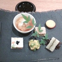日本料理 斗南 - 前菜（湯葉とかテリーヌのキャビア添えや南瓜とチーズのような和洋折衷です。