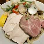 むぎとオリーブ 銀座本店 - 豚と鶏2種類のチャーシュー