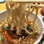 むぎとオリーブ 銀座本店 - 極太麵、モチモチつるつる食べ応え良し