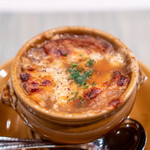 洋食ビストロTOYAMA - 洋食屋さんのオニオングラタンスープ