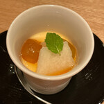 もちづき - 味醂プリン　幸水なしとマスカットのコンポート