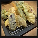 ヤマヤ鮮魚店 弥平 - 三浦野菜の天ぷら盛合せ