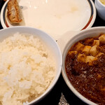 Miyoshino - 麻婆豆腐定食。ご飯2杯目…