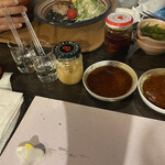 ち～家食堂 - 餃子のつけタレアイテムがたくさん(^-^)